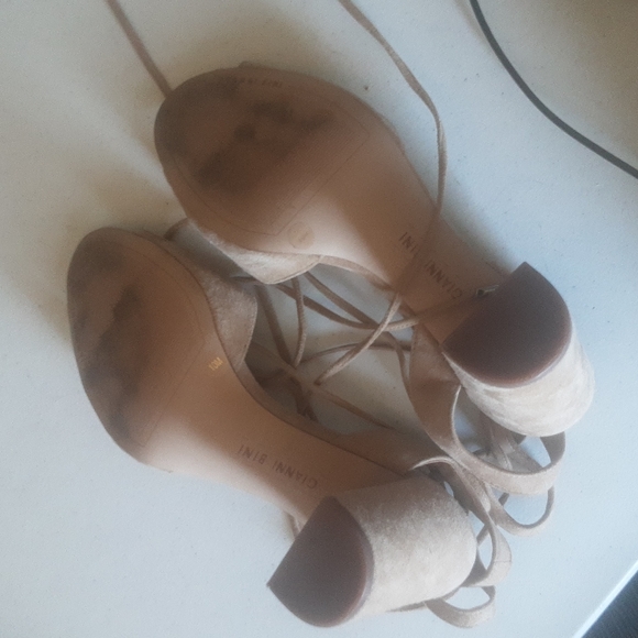 Gianni Bini Suede Strappy Chunk Heel Sandals Sz 10 M - Picture 5 of 7